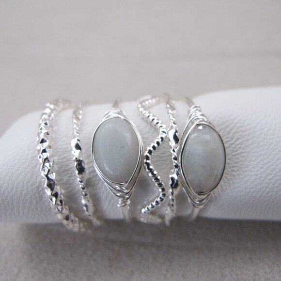 Lovisa 6 Piece Stackable Ring Set - Picture 9 of 10